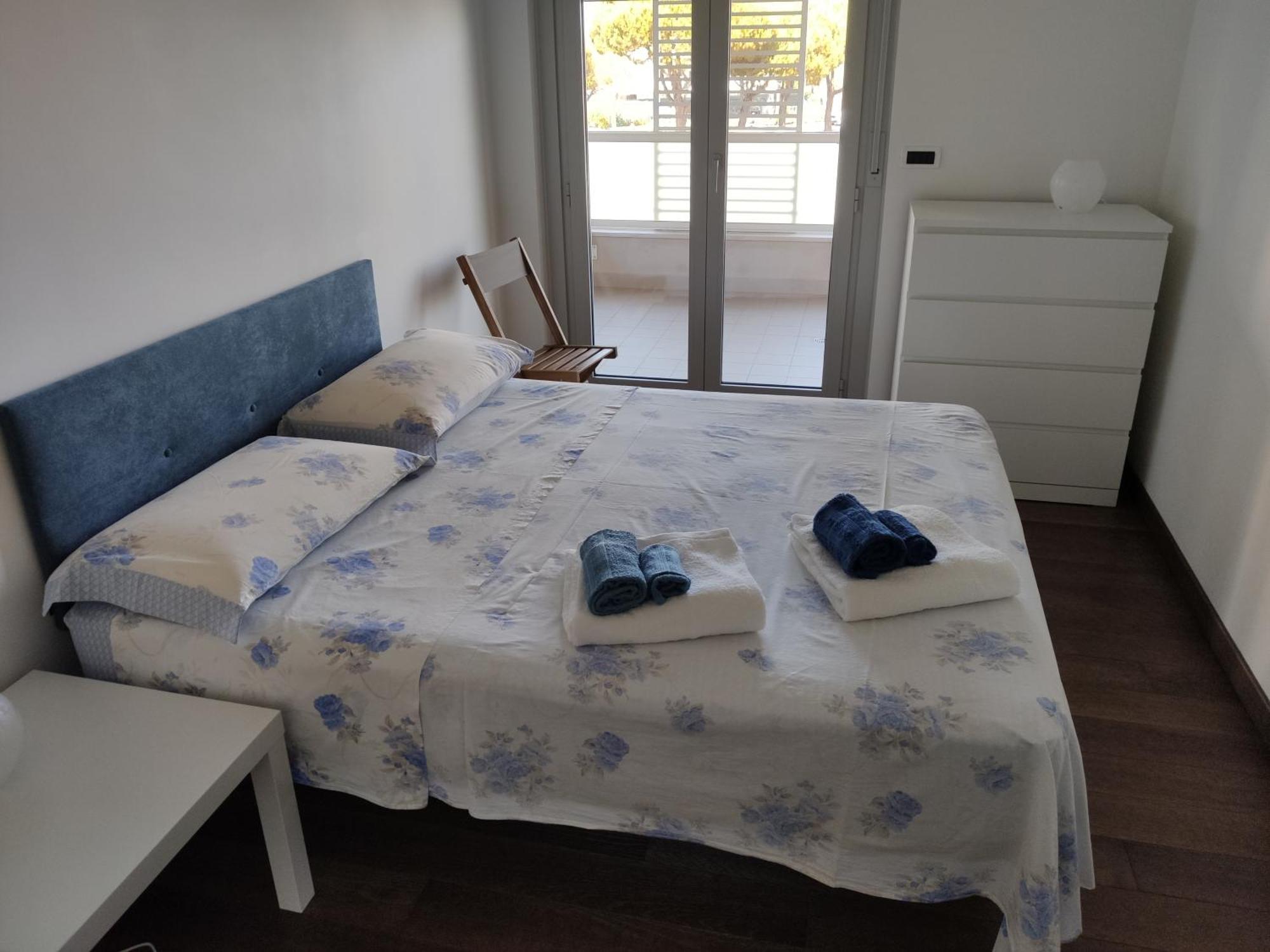 White-Blue Vibes, Seafront 2-Bedroom Apt Montesilvano Exterior photo